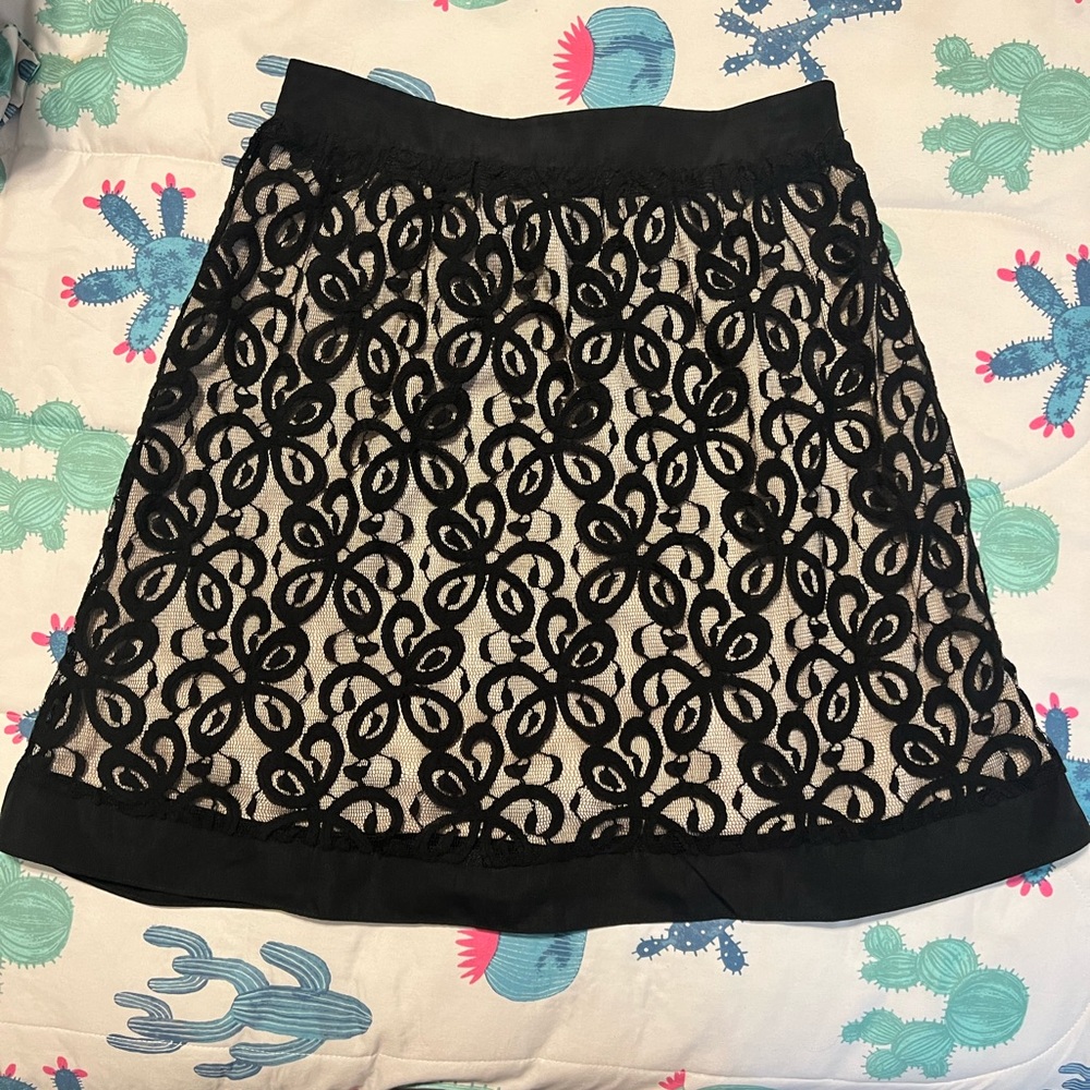 Size Large - black and nude skirt